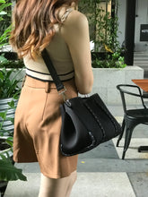 Load image into Gallery viewer, City Adventure - Jet Black