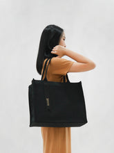 Load image into Gallery viewer, URBAN CLASSIC Canvas Tote Bag - Matte Black