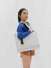 Load image into Gallery viewer, URBAN CLASSIC Canvas Tote Bag - Khaki Grey