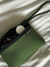 Load image into Gallery viewer, Urban Adventure - On The Go Pouch